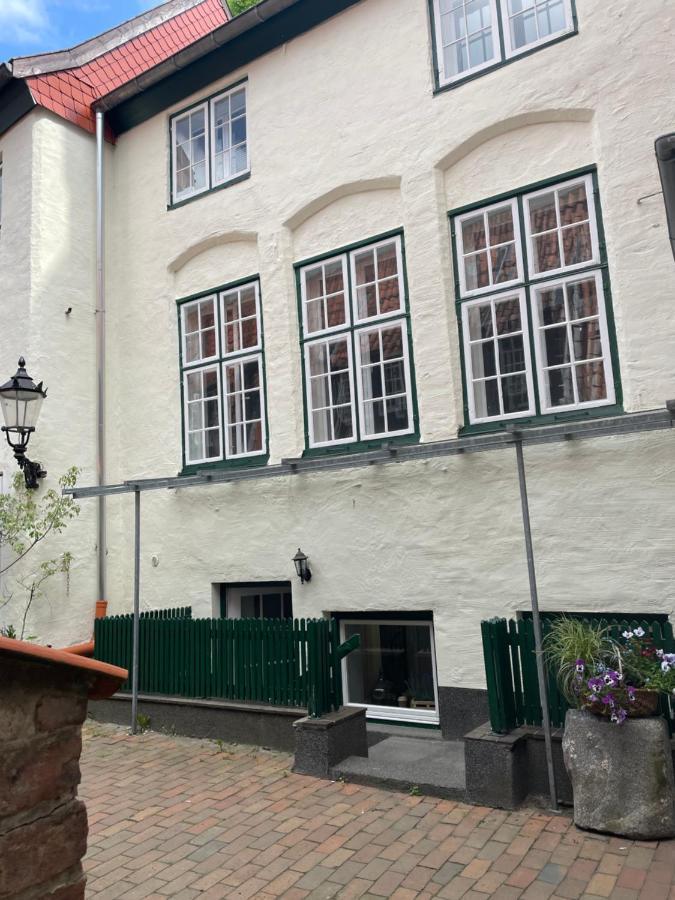 Ferienwohnung Marzipan - Im Herzen Der Altstadt, Historisches Gebaeude Mit Modernem Ambiente, W-Lan Lubeck Luaran gambar